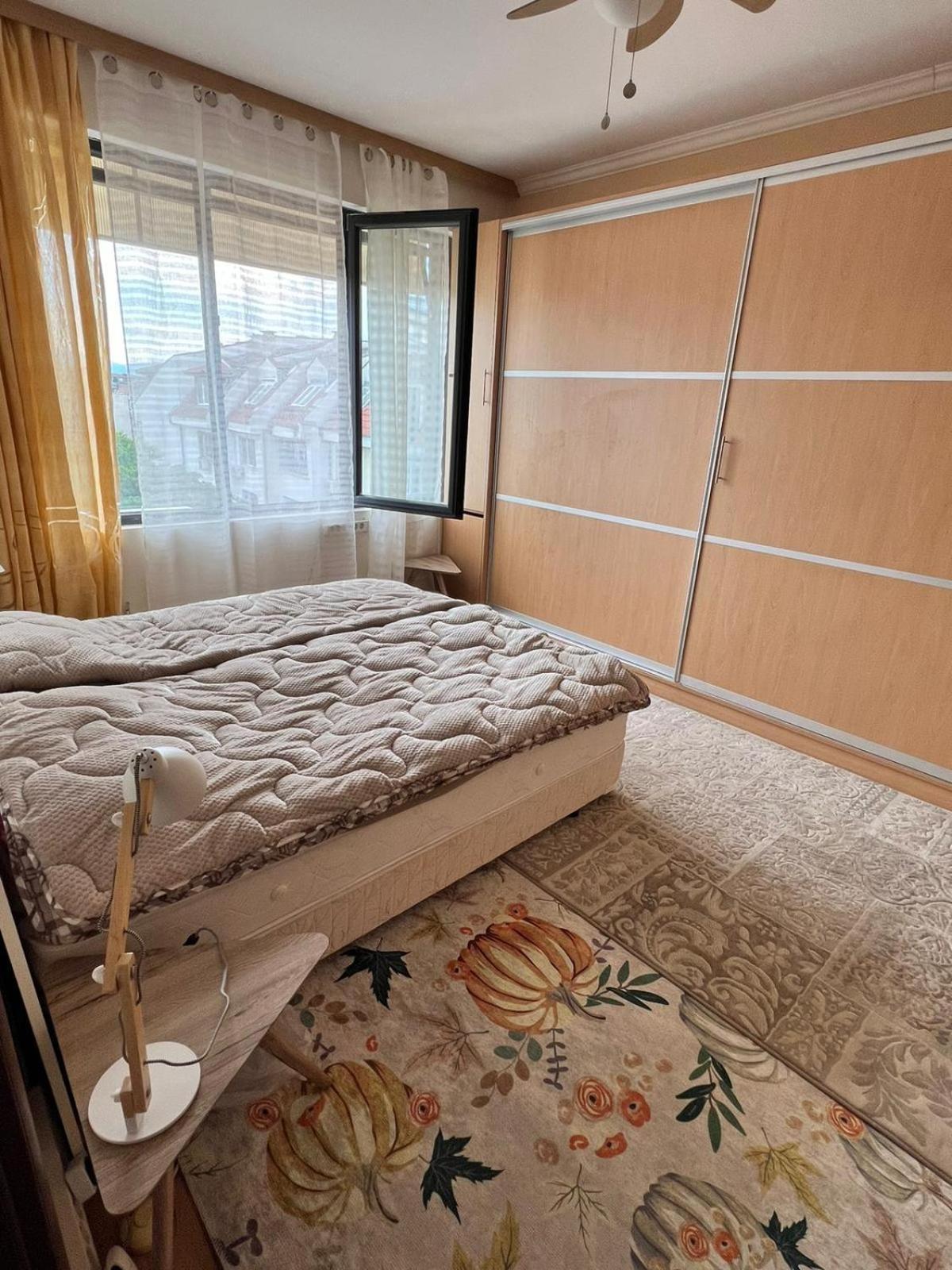 Downtown Central Apartment With Working Kitchen, City Views & Free Parking Kazanlak Luaran gambar