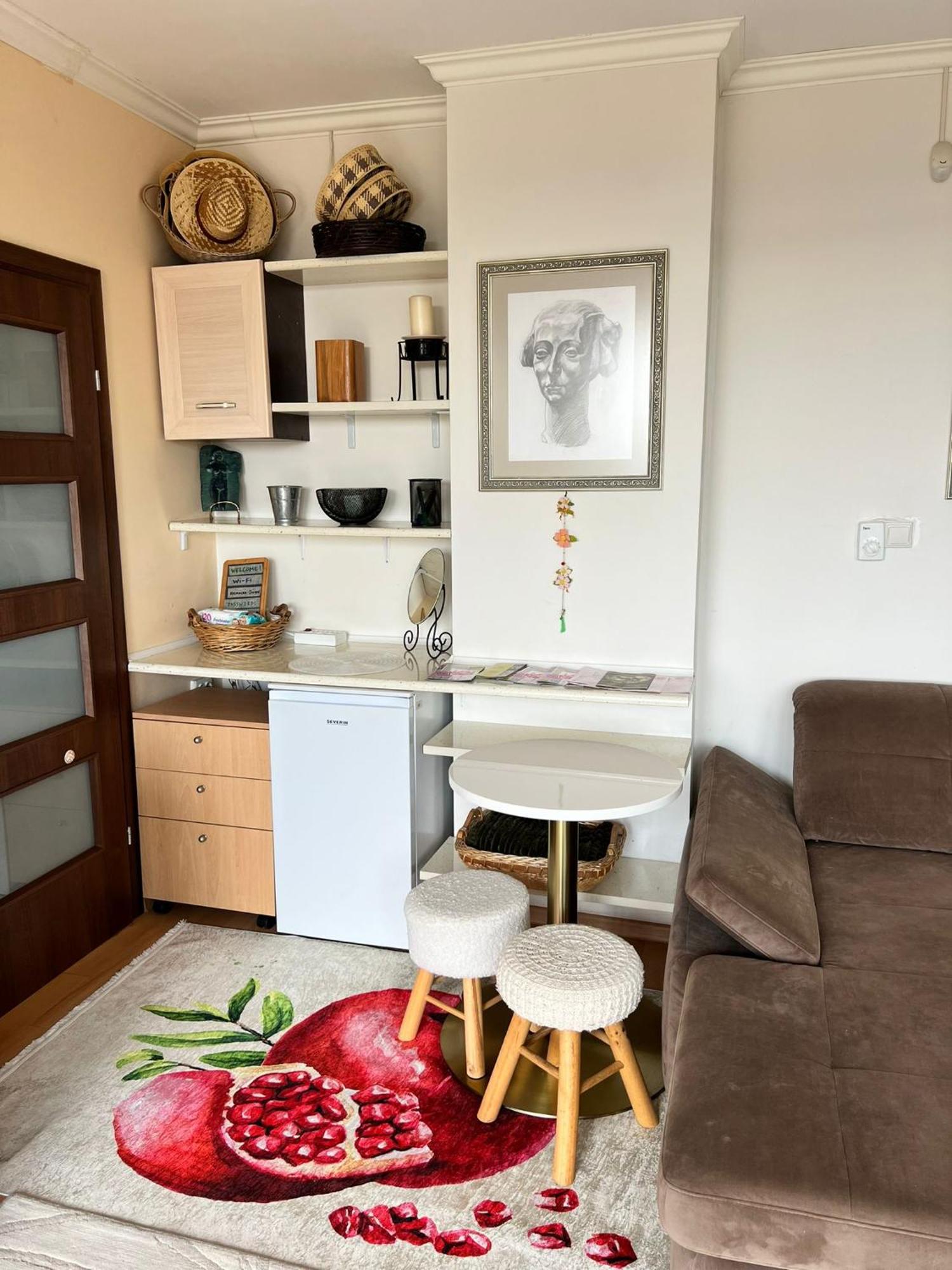 Downtown Central Apartment With Working Kitchen, City Views & Free Parking Kazanlak Luaran gambar