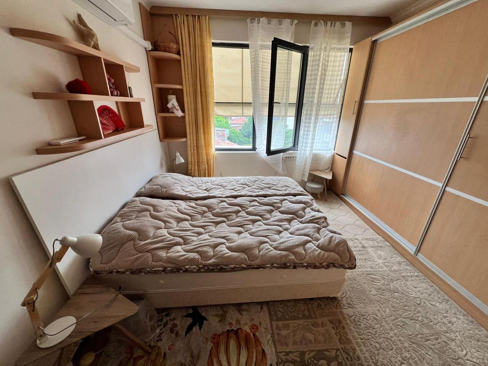 Downtown Central Apartment With Working Kitchen, City Views & Free Parking Kazanlak Luaran gambar