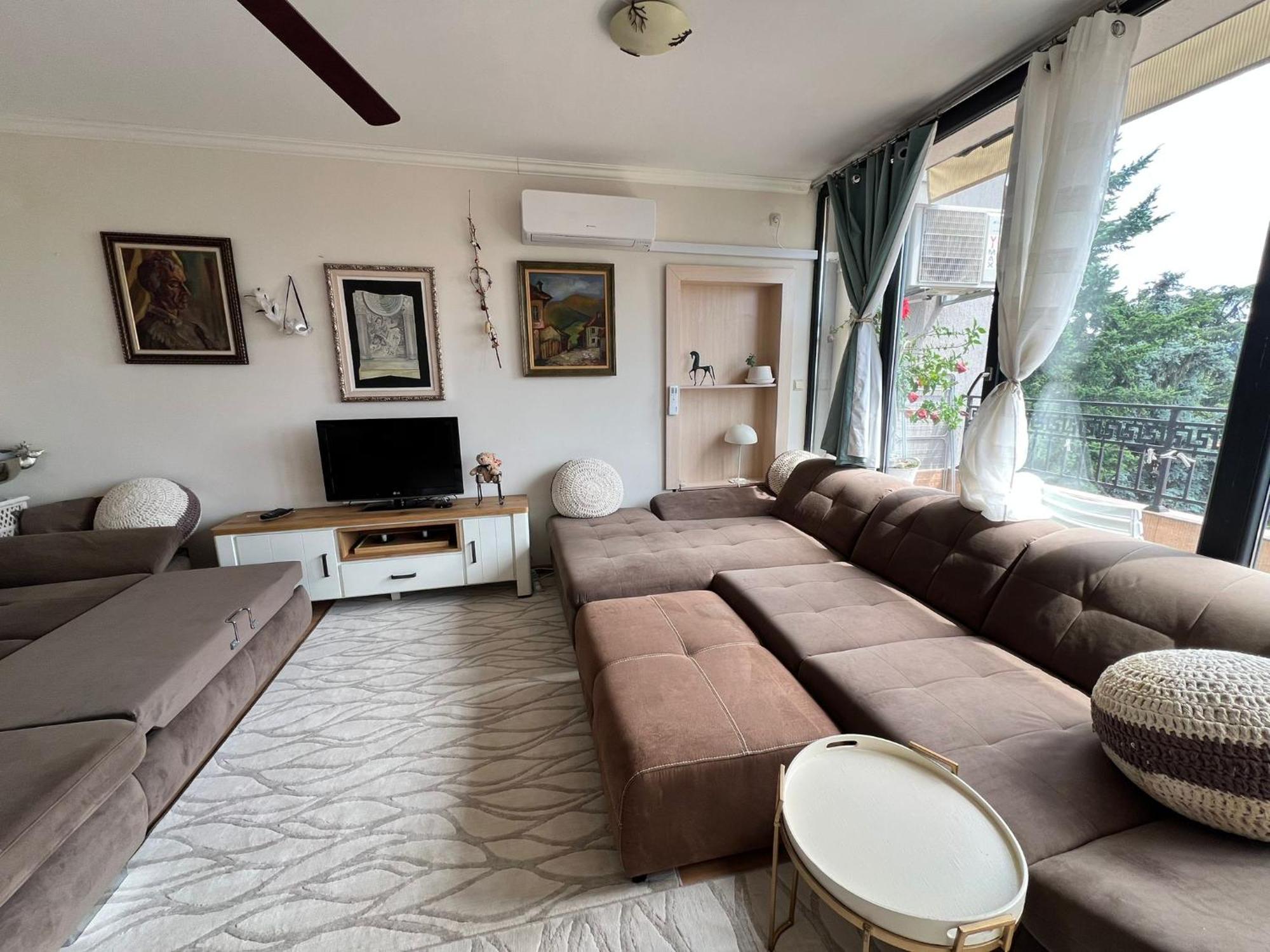 Downtown Central Apartment With Working Kitchen, City Views & Free Parking Kazanlak Luaran gambar