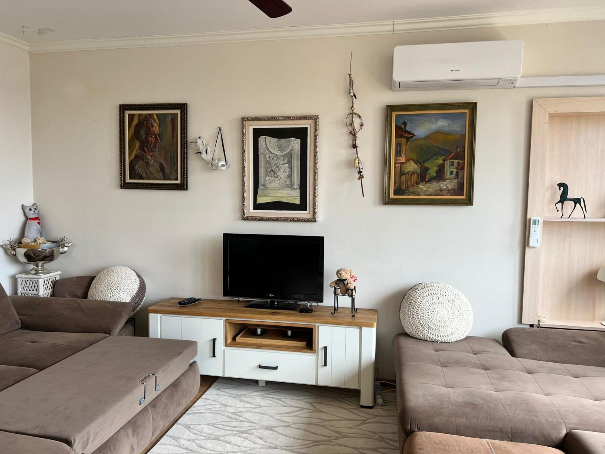 Downtown Central Apartment With Working Kitchen, City Views & Free Parking Kazanlak Luaran gambar