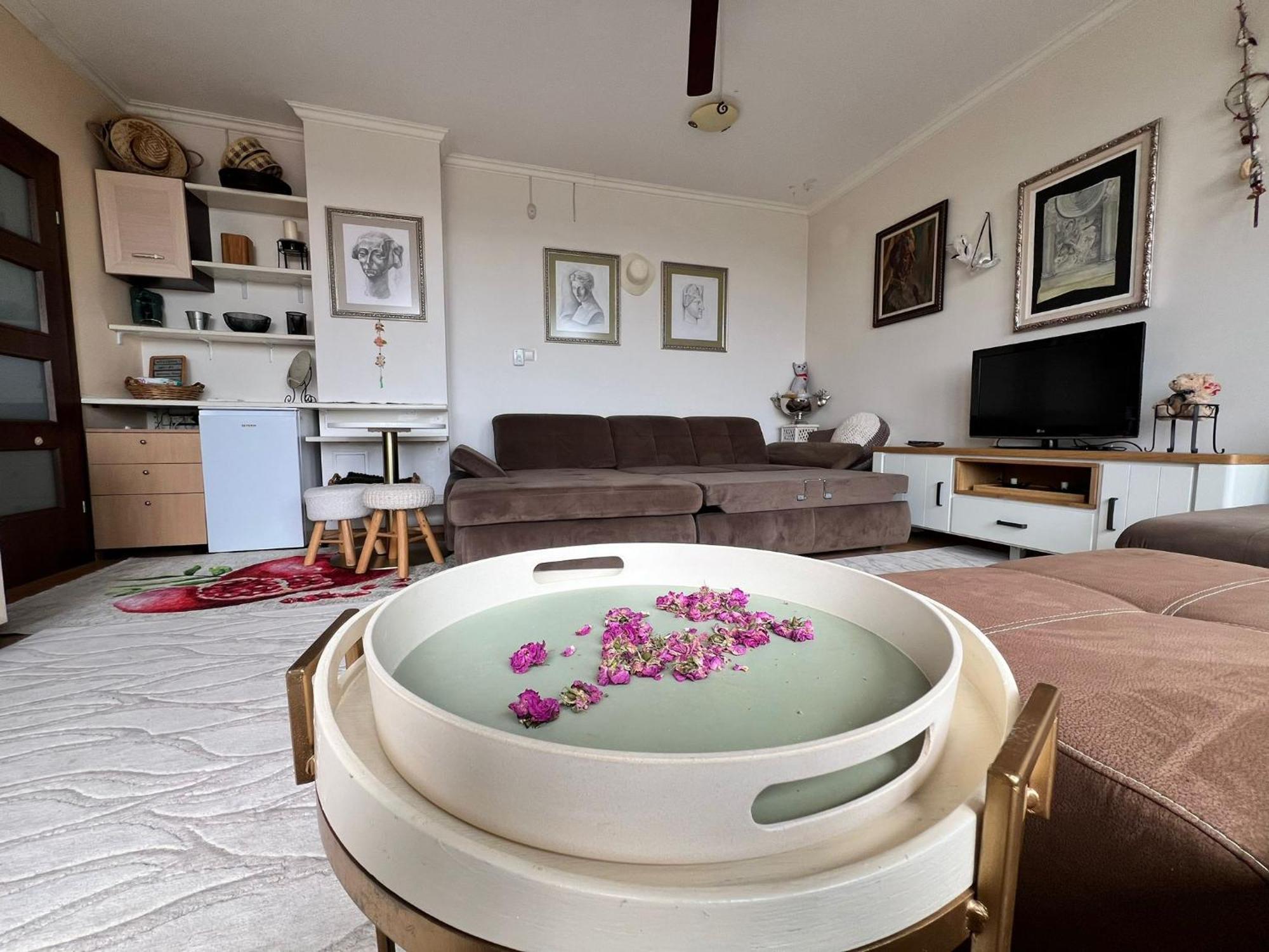 Downtown Central Apartment With Working Kitchen, City Views & Free Parking Kazanlak Luaran gambar