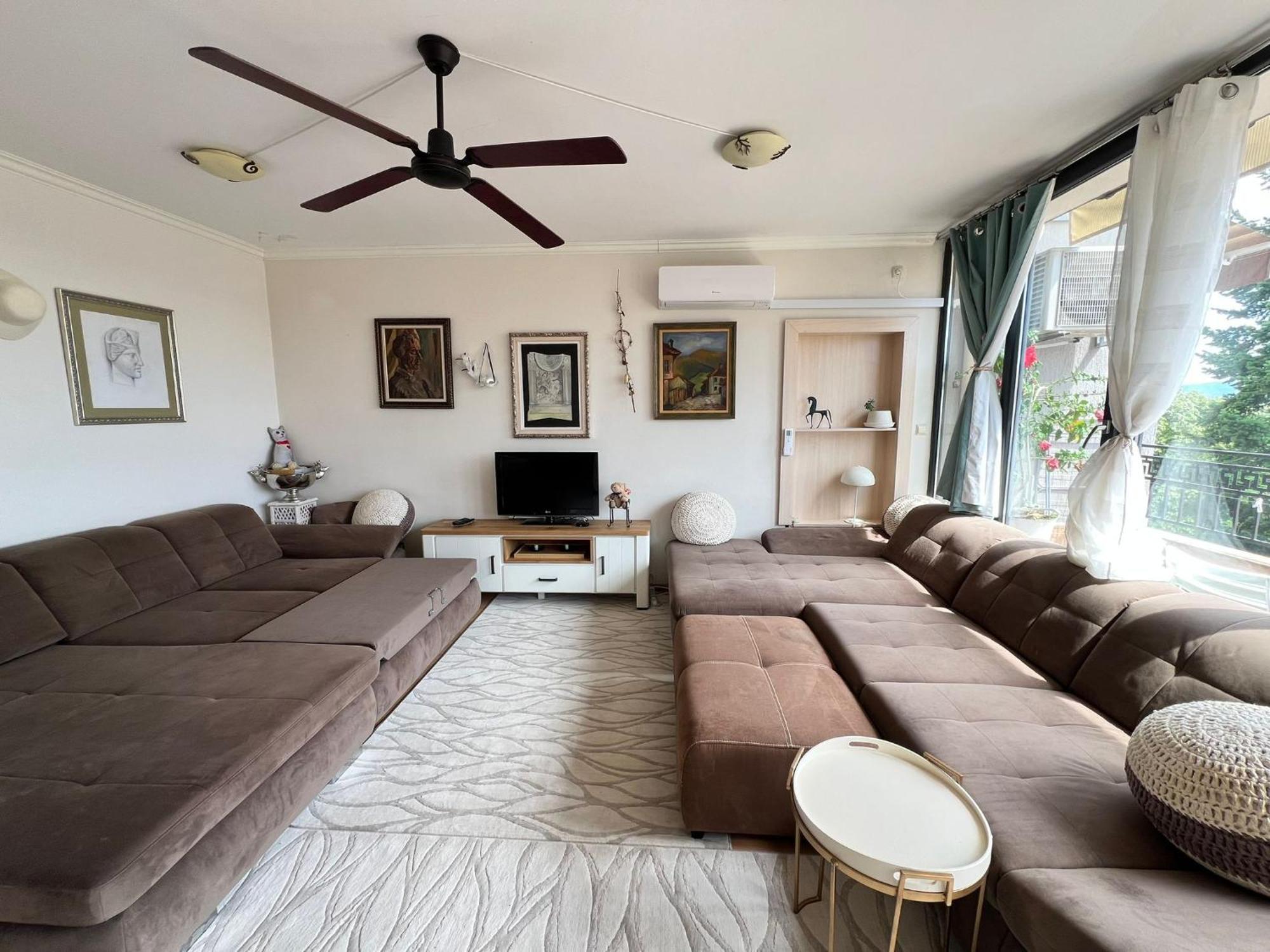 Downtown Central Apartment With Working Kitchen, City Views & Free Parking Kazanlak Luaran gambar