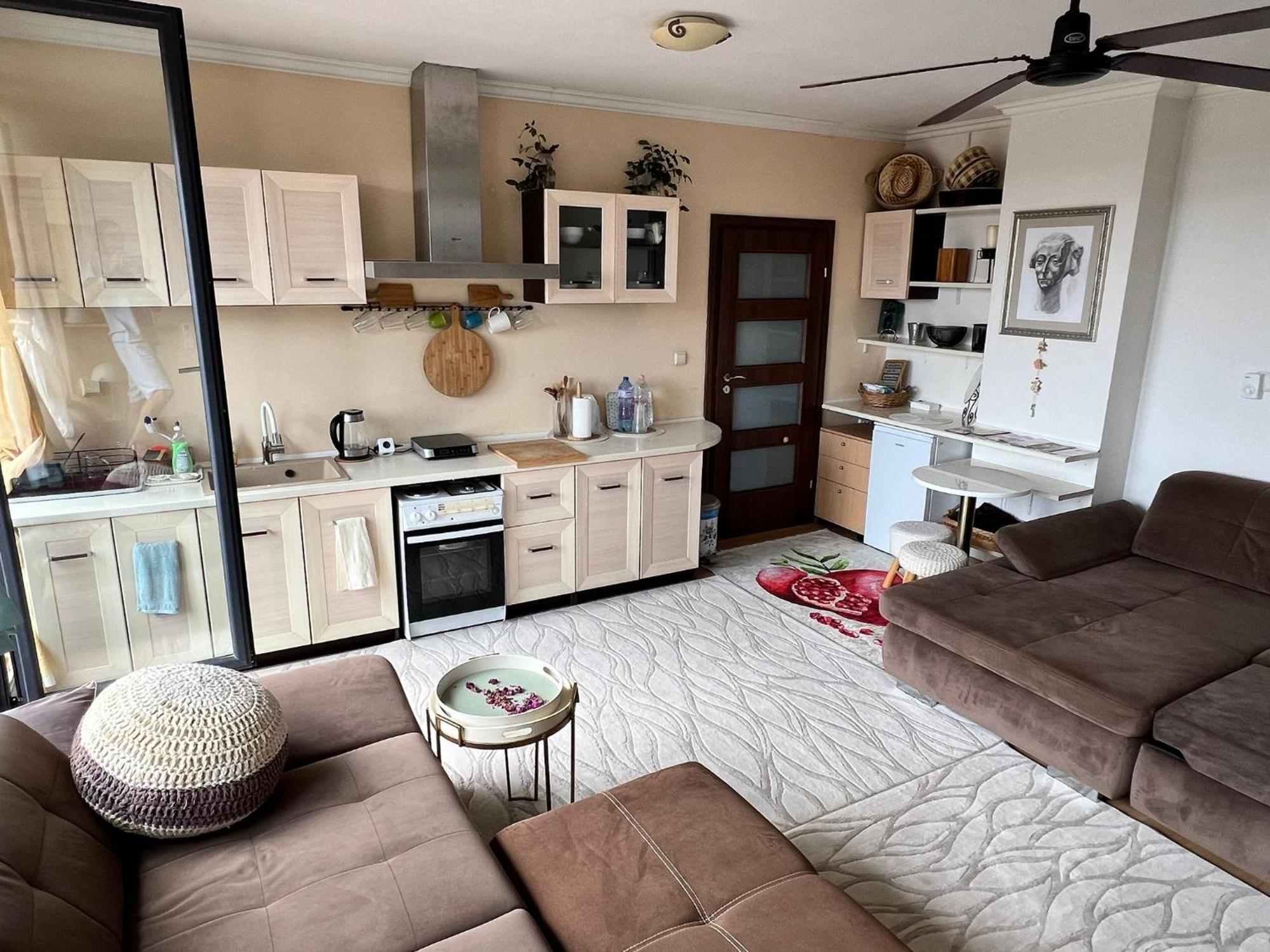 Downtown Central Apartment With Working Kitchen, City Views & Free Parking Kazanlak Luaran gambar
