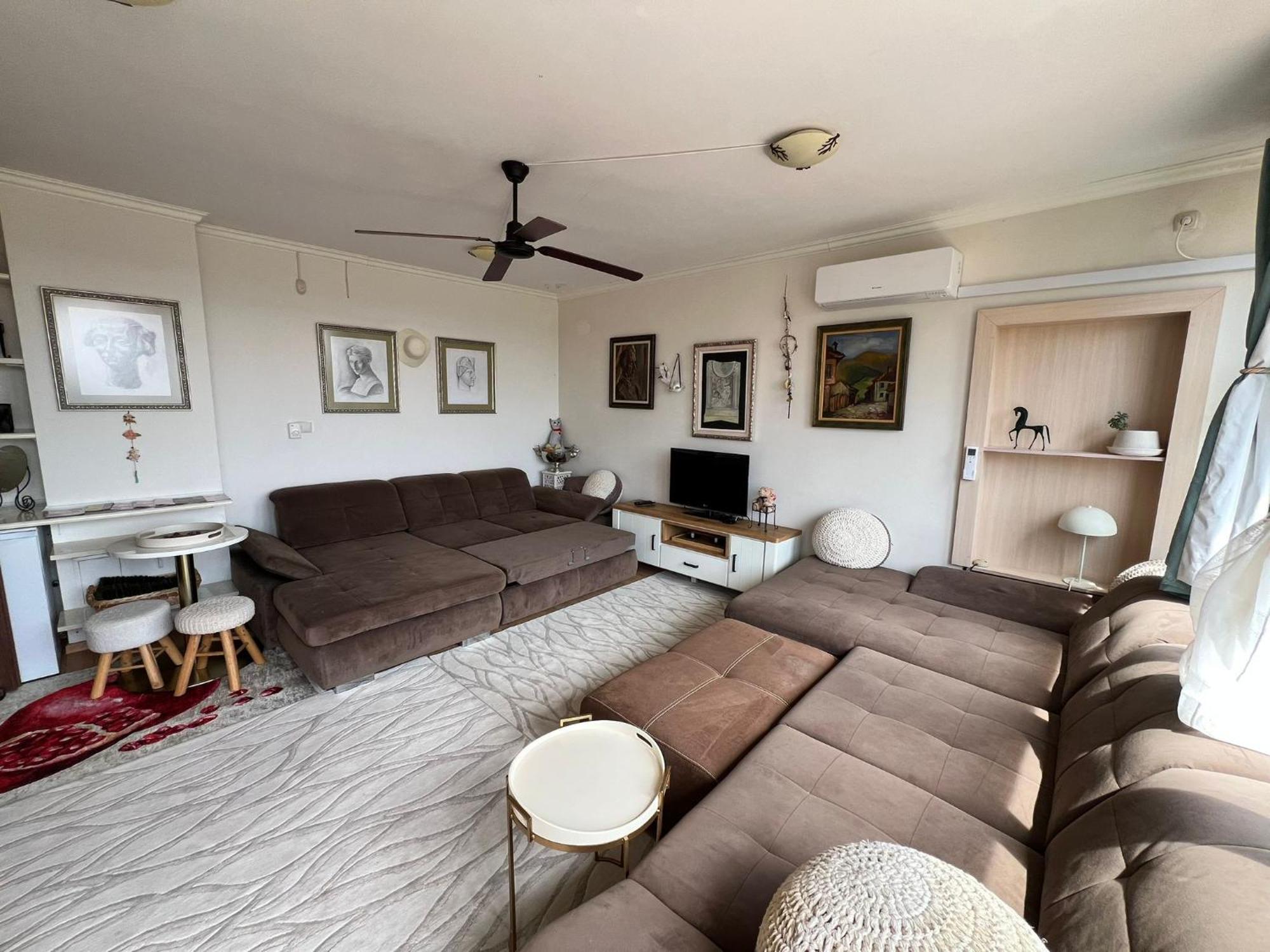 Downtown Central Apartment With Working Kitchen, City Views & Free Parking Kazanlak Luaran gambar