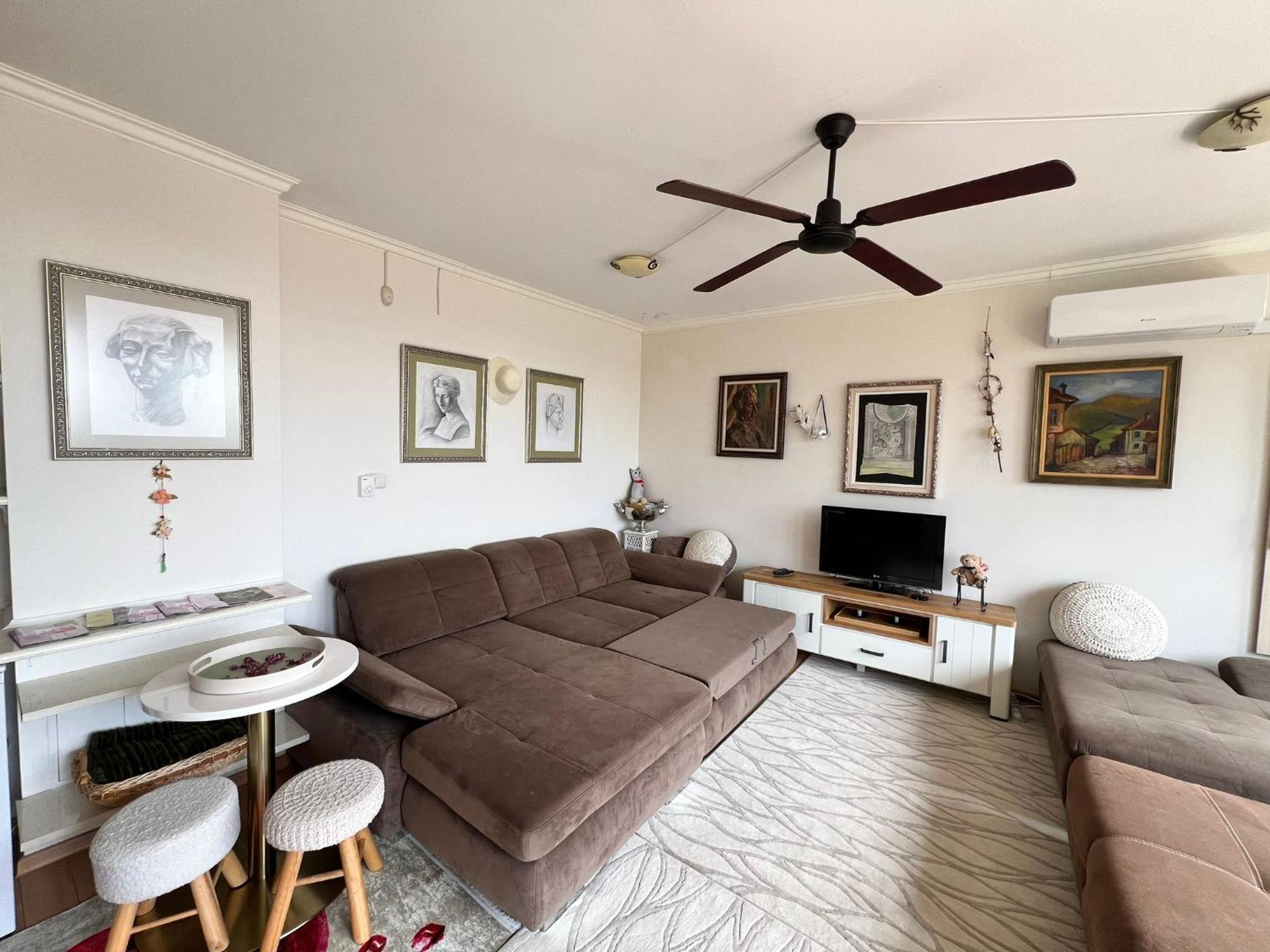 Downtown Central Apartment With Working Kitchen, City Views & Free Parking Kazanlak Luaran gambar