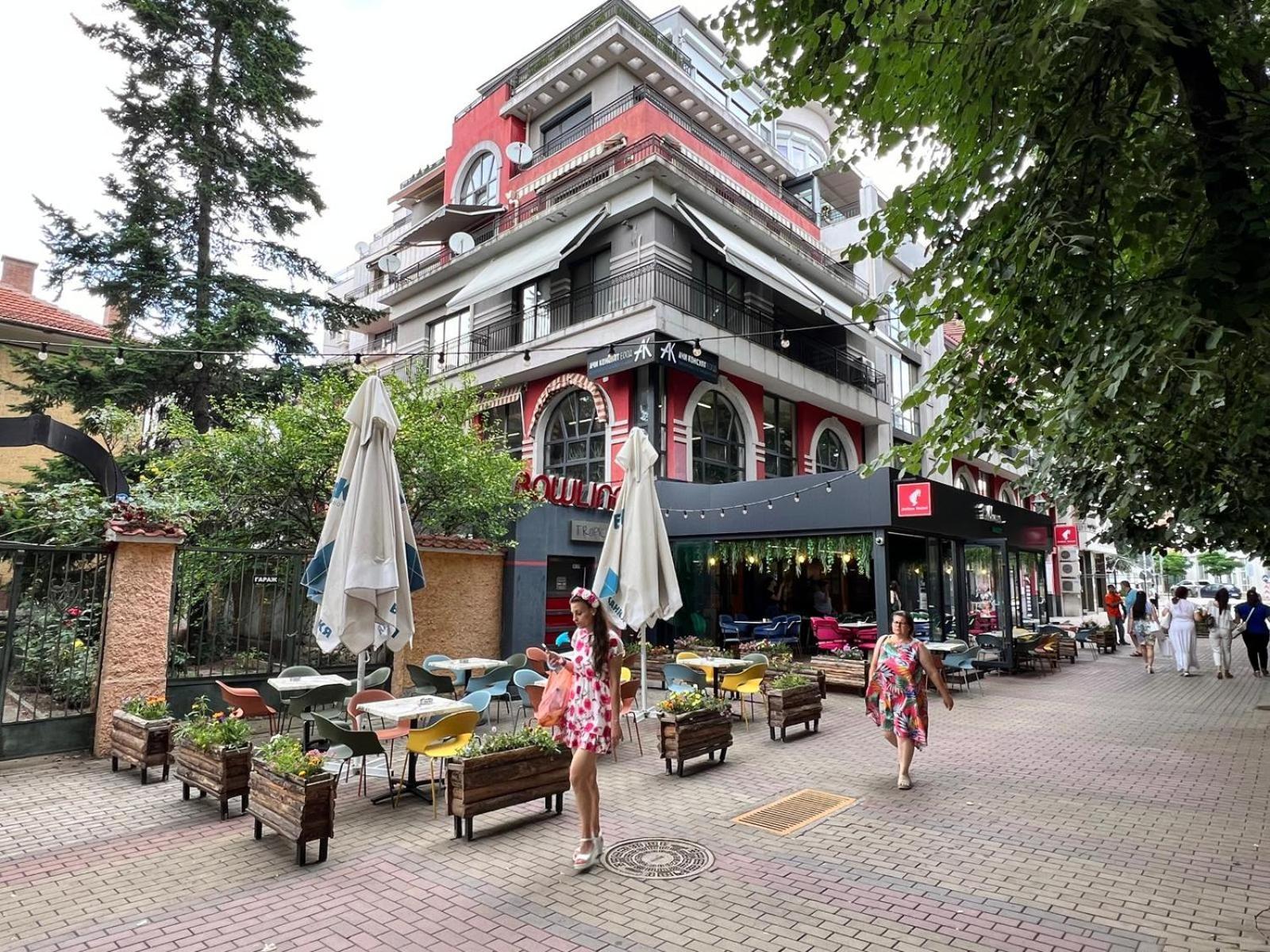 Downtown Central Apartment With Working Kitchen, City Views & Free Parking Kazanlak Luaran gambar