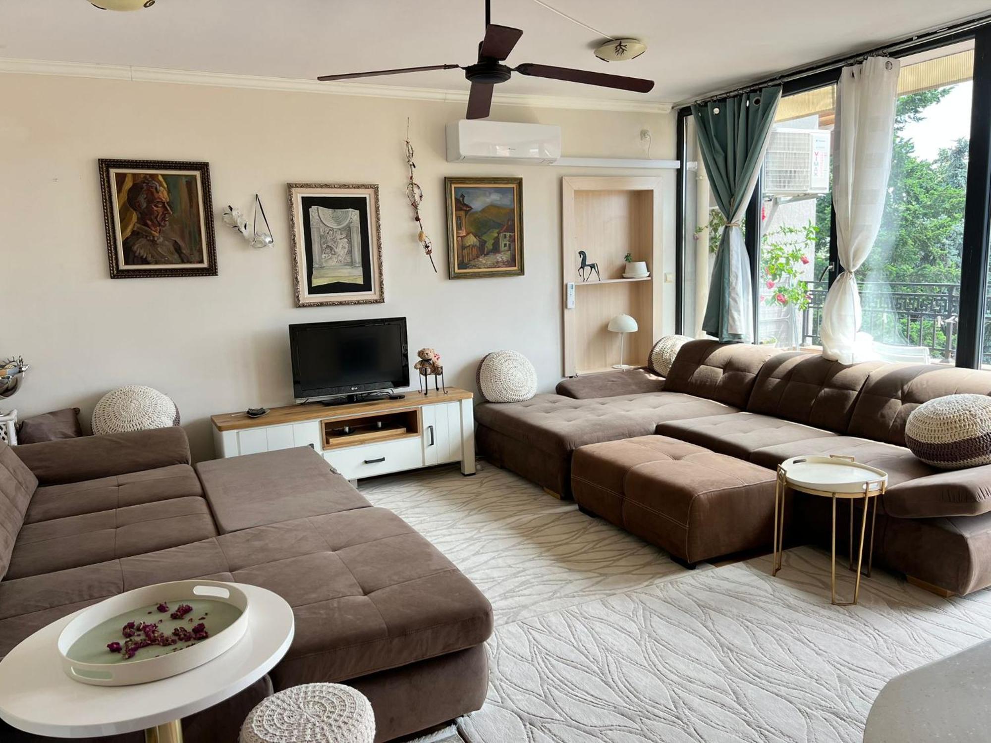 Downtown Central Apartment With Working Kitchen, City Views & Free Parking Kazanlak Luaran gambar