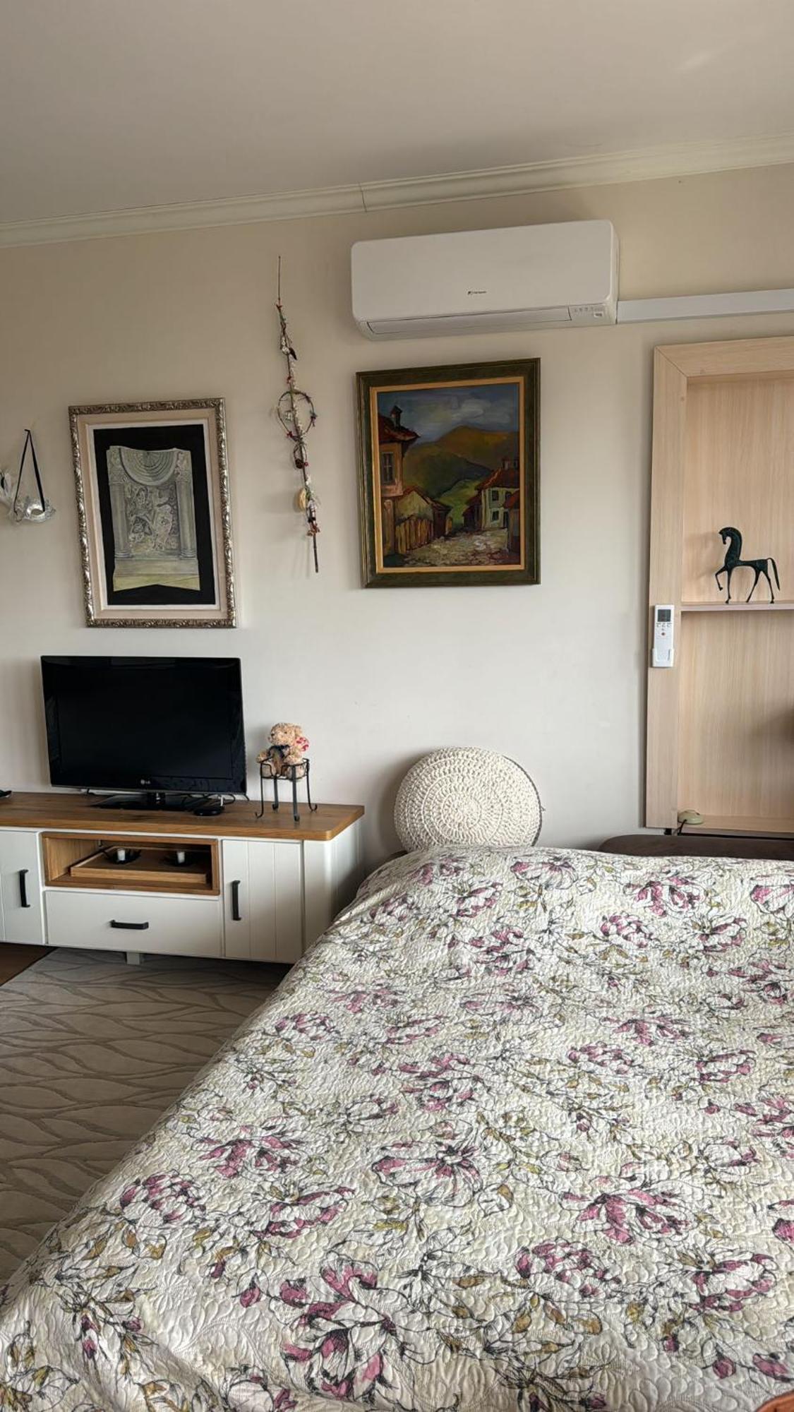 Downtown Central Apartment With Working Kitchen, City Views & Free Parking Kazanlak Luaran gambar