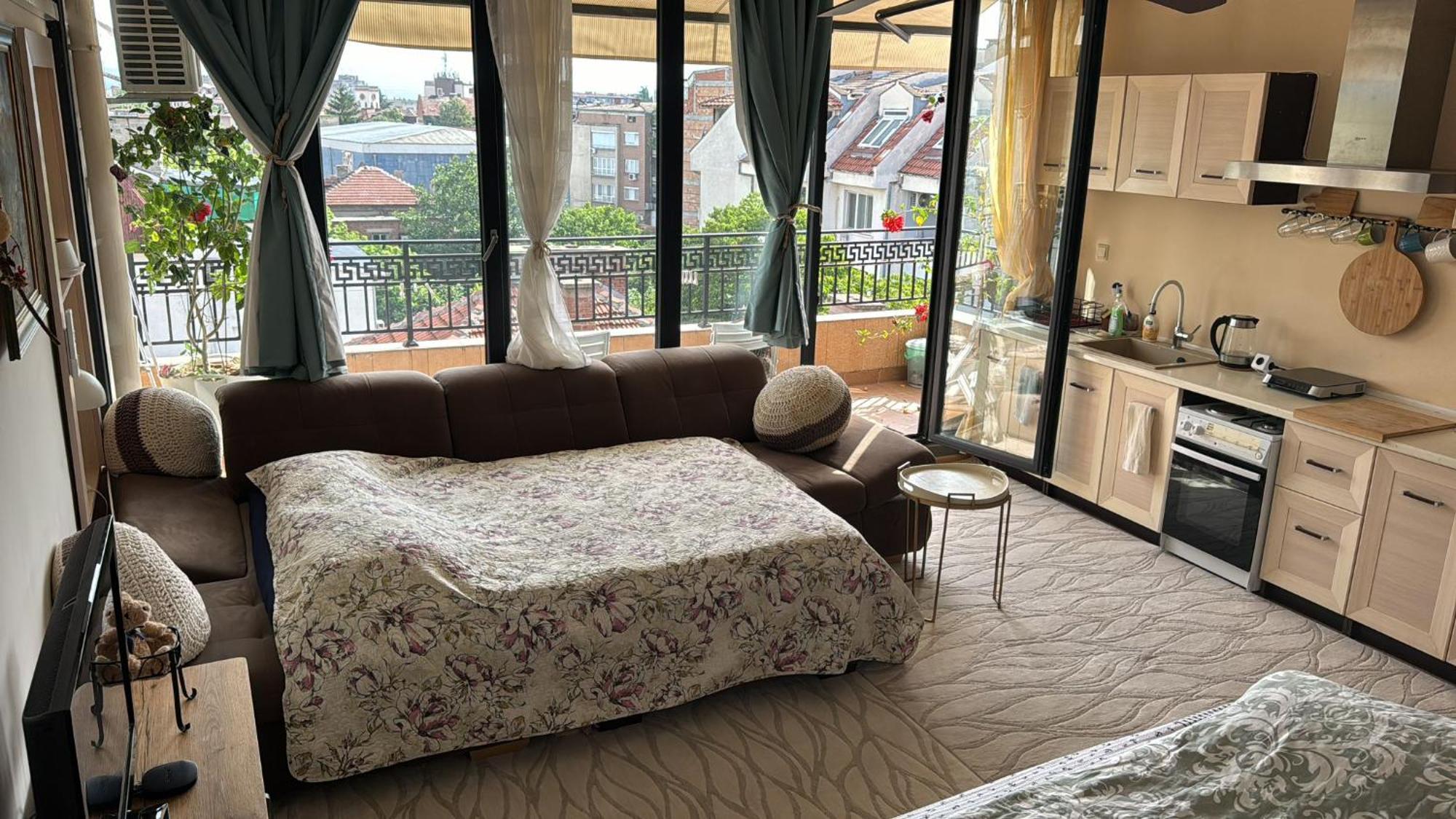 Downtown Central Apartment With Working Kitchen, City Views & Free Parking Kazanlak Luaran gambar