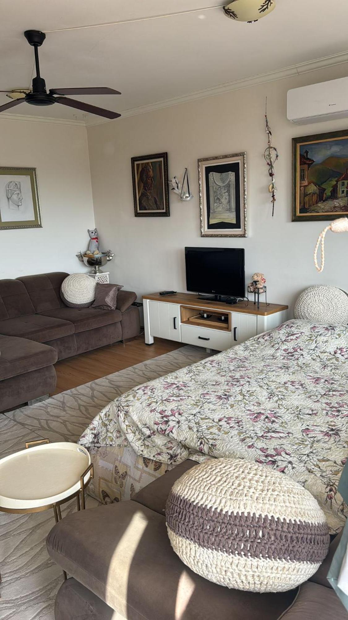 Downtown Central Apartment With Working Kitchen, City Views & Free Parking Kazanlak Luaran gambar